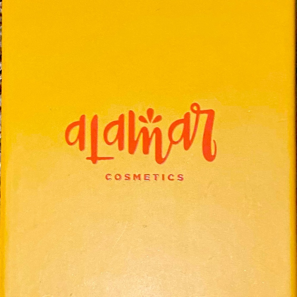Alamar cosmetics pallete